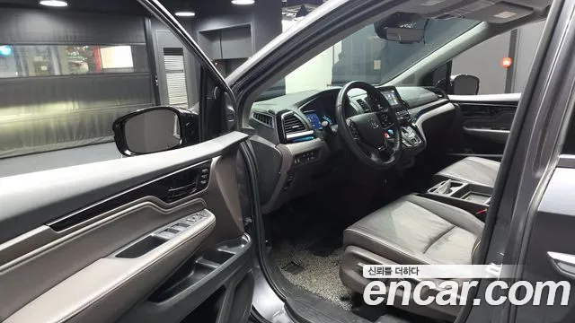 Honda Odyssey — фото 10