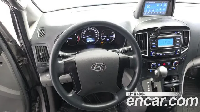 Hyundai Starex — фото 13