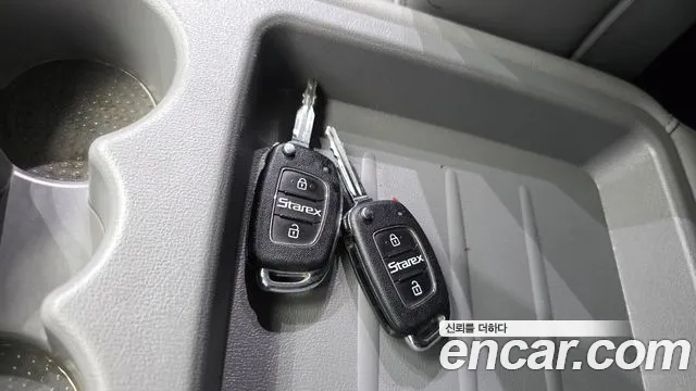Hyundai Starex — фото 18