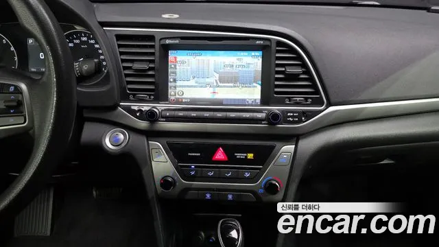 Hyundai Avante — фото 14