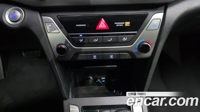 Hyundai Avante — фото 16