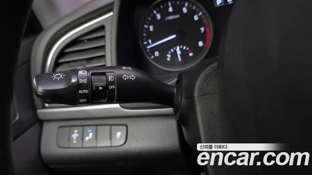 Hyundai Avante — фото 19
