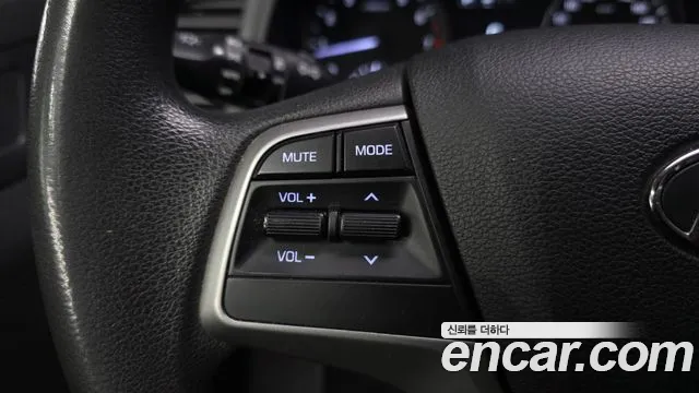 Hyundai Avante — фото 30