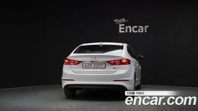 Hyundai Avante — фото 4