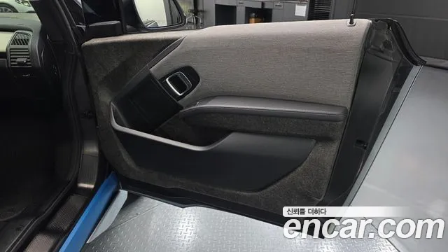 BMW i3 — фото 24