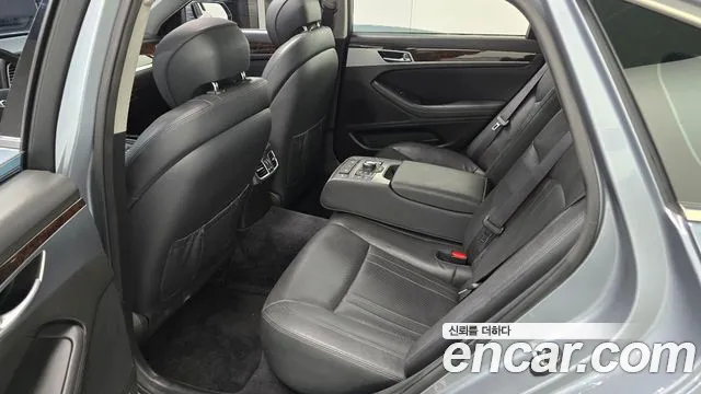 Hyundai Genesis — фото 12