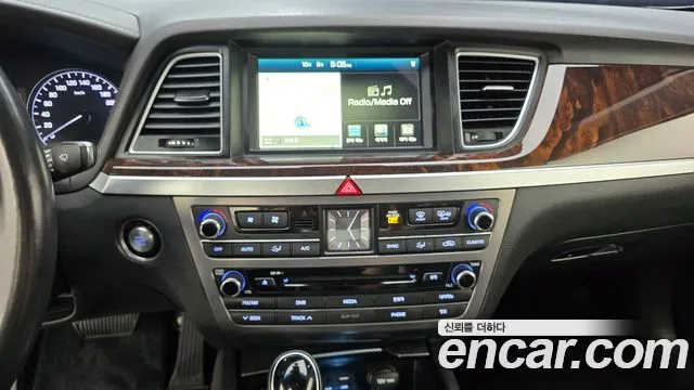 Hyundai Genesis — фото 13