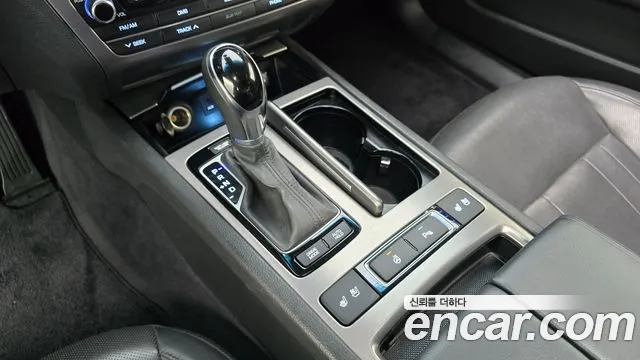 Hyundai Genesis — фото 9