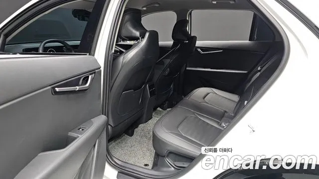 Kia Niro — фото 12