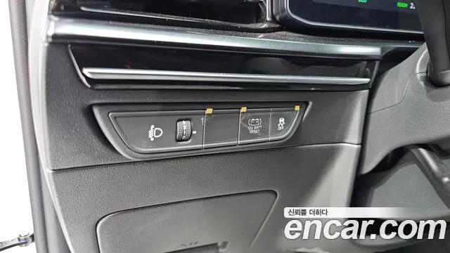 Kia Niro — фото 18