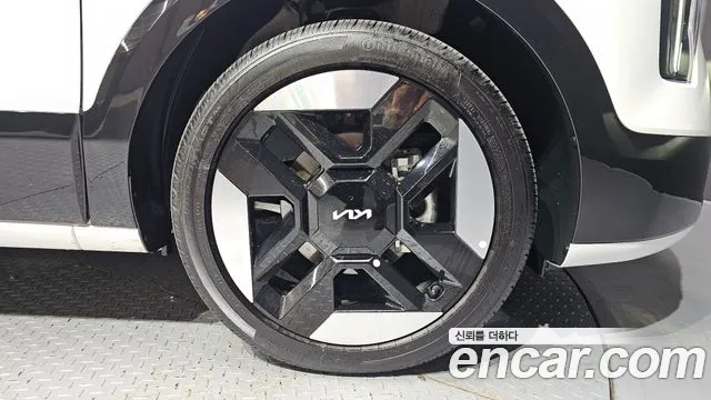 Kia Niro — фото 21