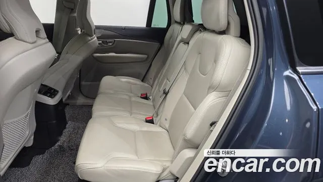 Volvo XC90 — фото 26