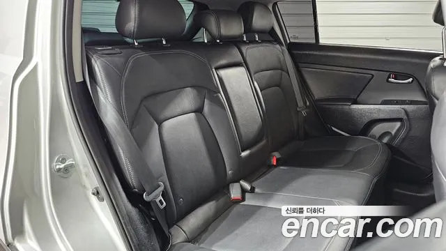 Kia Sportage — фото 12