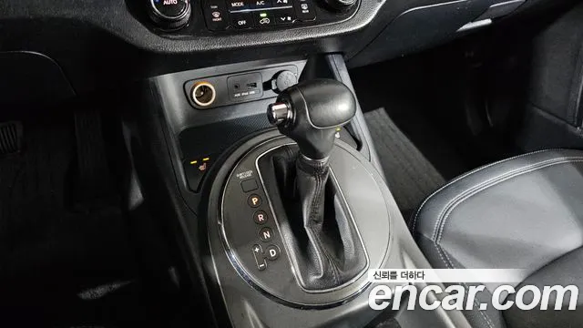 Kia Sportage — фото 9