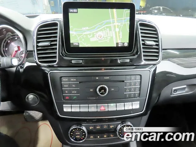 Mercedes-Benz GLE-Class — фото 15