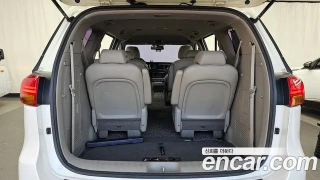 Kia Carnival — фото 20