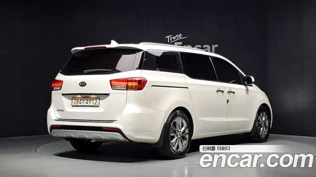 Kia Carnival — фото 2