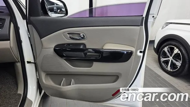 Kia Carnival — фото 25