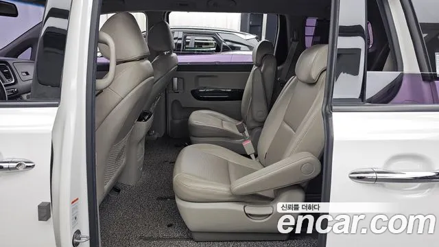 Kia Carnival — фото 26