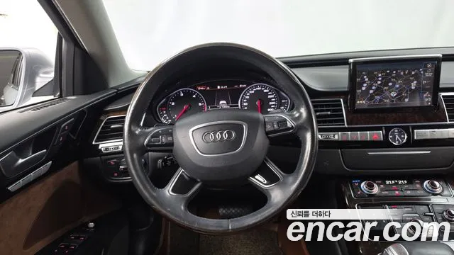 Audi A8 — фото 13