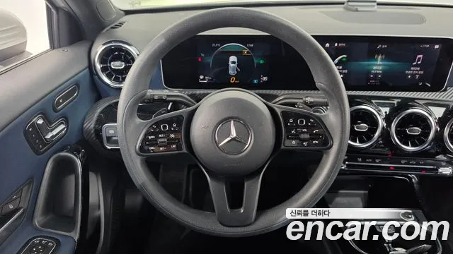 Mercedes-Benz A-Class — фото 12