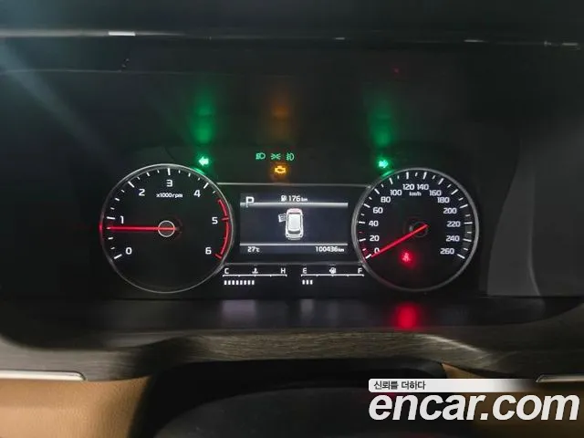 Kia Sorento — фото 11