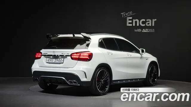Mercedes-Benz GLA-Class — фото 1