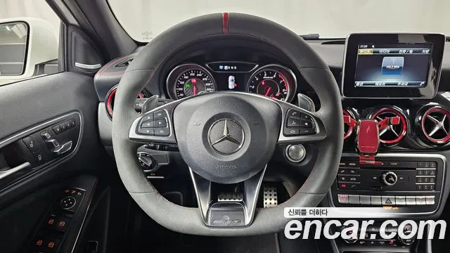 Mercedes-Benz GLA-Class — фото 11
