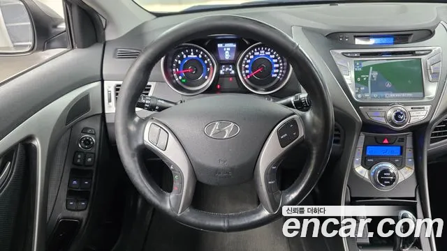 Hyundai Avante — фото 13