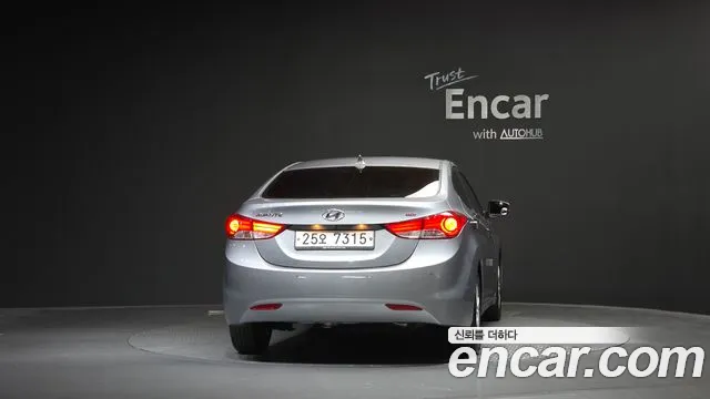 Hyundai Avante — фото 3