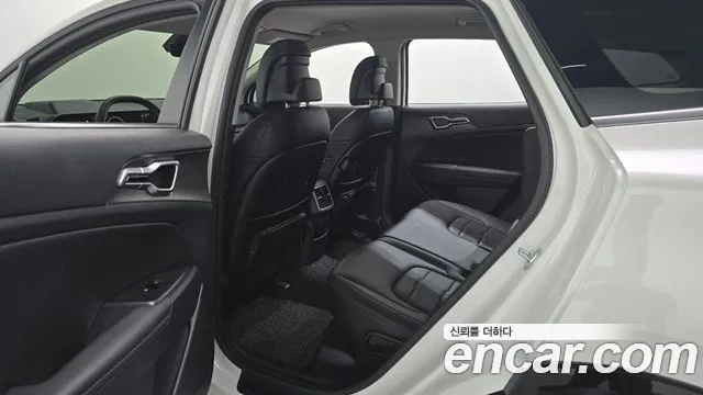 Kia Sportage — фото 12