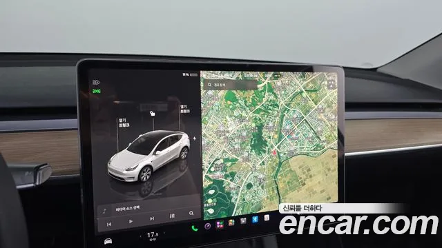 Tesla Model Y — фото 13