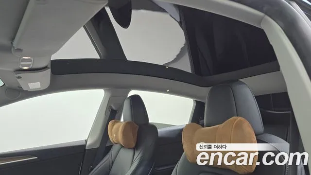 Tesla Model Y — фото 17