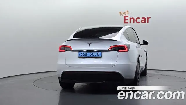Tesla Model Y — фото 4