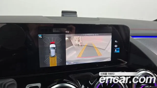 Mercedes-Benz EQA — фото 15