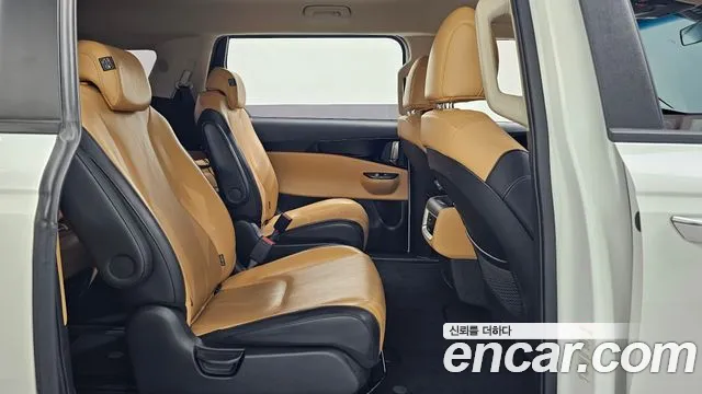 Kia Carnival — фото 11