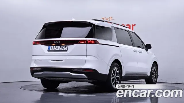 Kia Carnival — фото 2