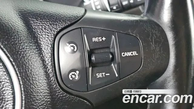 Kia Carens — фото 16