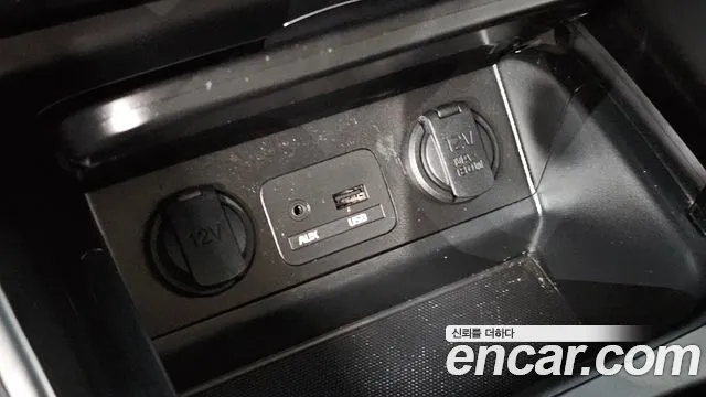 Kia Carens — фото 17
