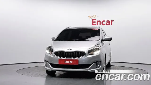 Kia Carens — фото 2
