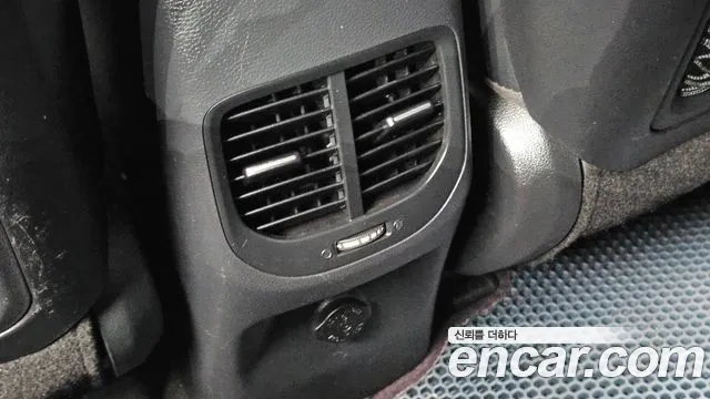 Kia Carens — фото 30