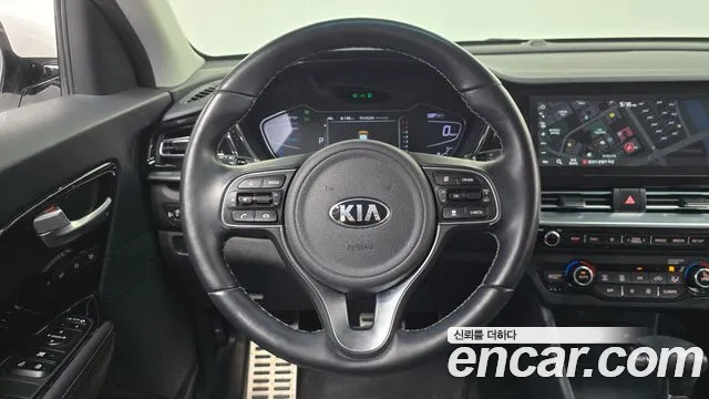 Kia Niro — фото 13