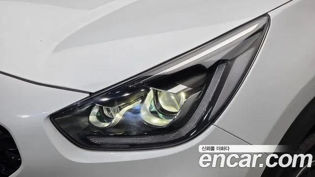 Kia Niro — фото 22