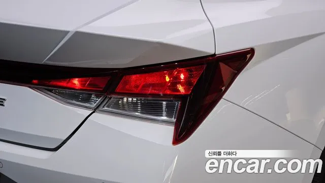 Hyundai Avante — фото 23