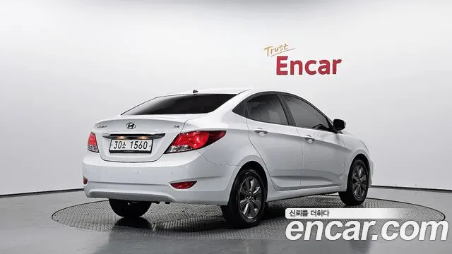 Hyundai Accent — фото 2