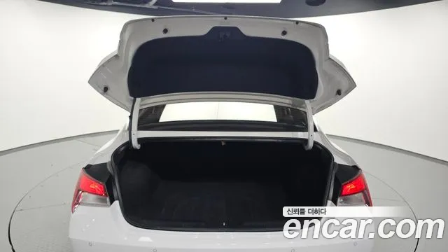 Hyundai Avante — фото 20