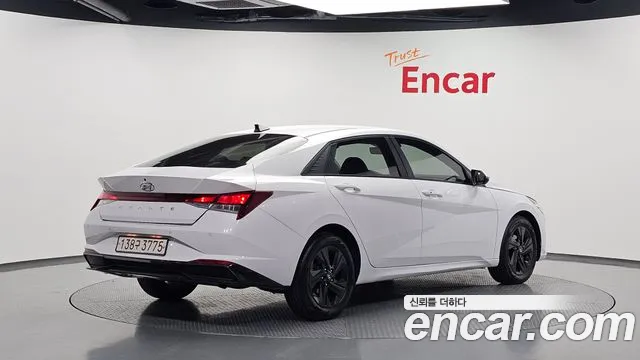 Hyundai Avante — фото 2