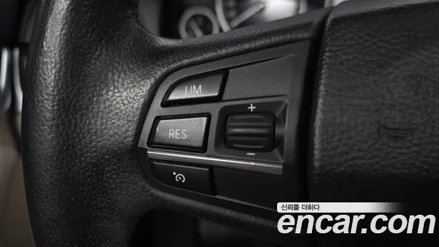 BMW 5-Series — фото 16