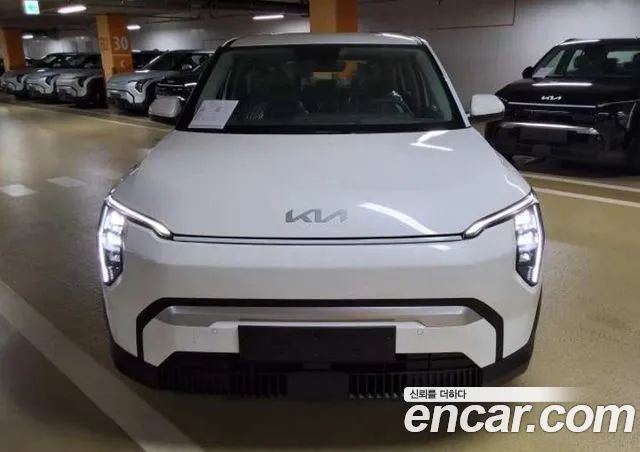 Kia EV3 — фото 1