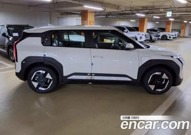 Kia EV3 — фото 13